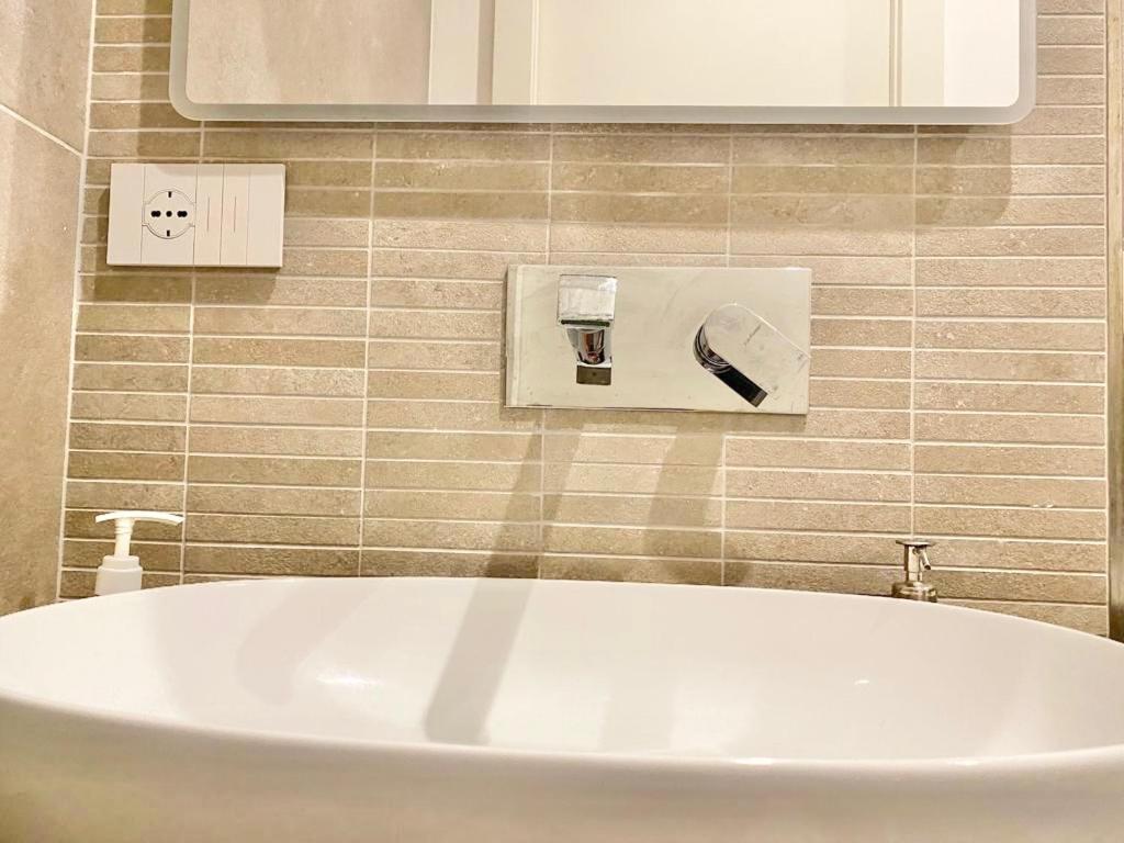 Idylle Double Suite Apartment Duomo Milan Bagian luar foto